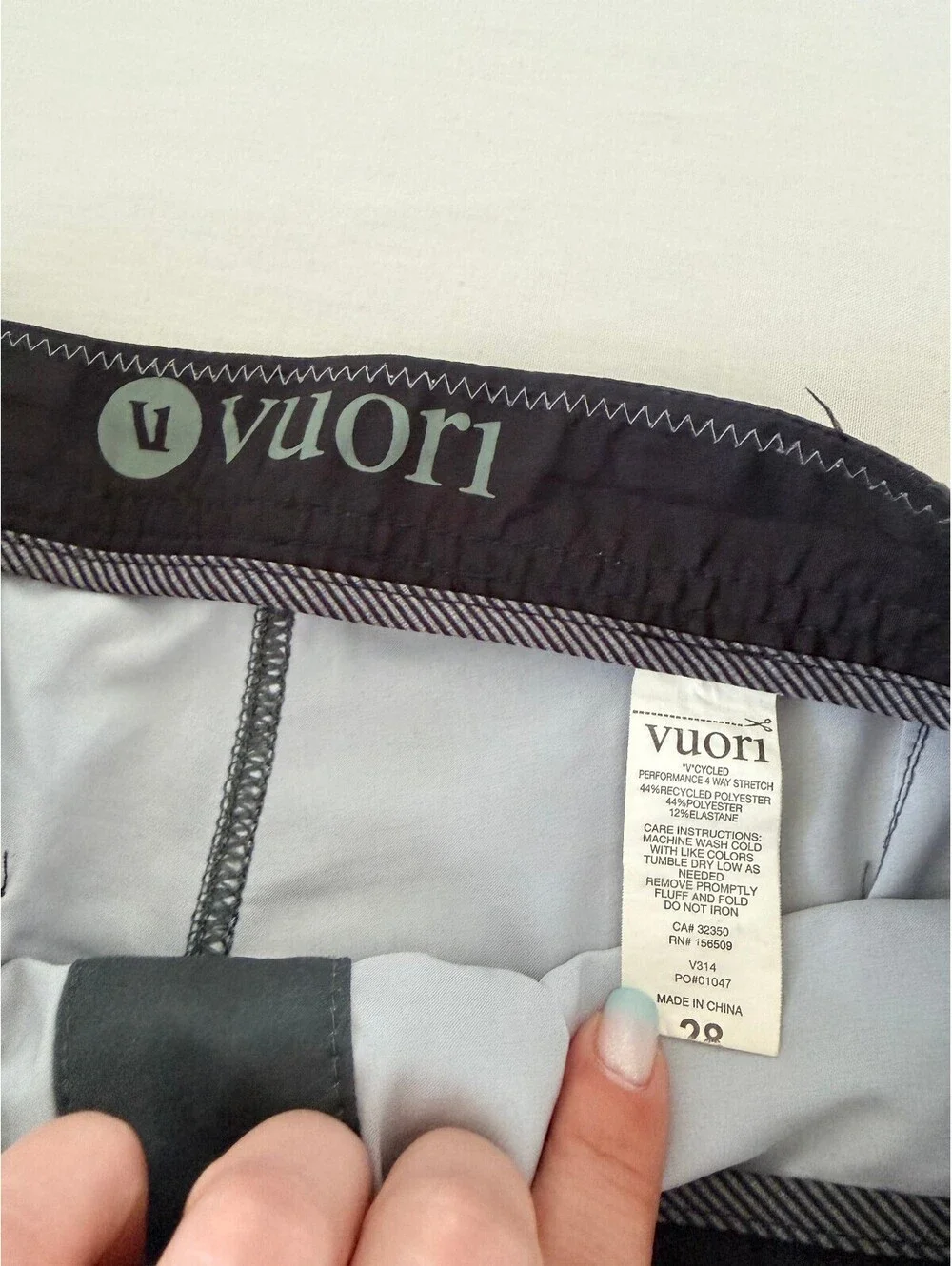 Vuori Boardshorts Men's Size 28 Brown Stripe 4-Way Stretch Hybrid Shorts